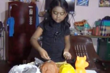 Anupriya donates to kerala victims