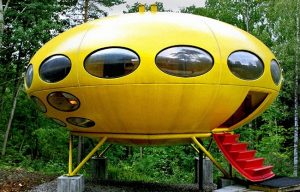 unusual house: The spaceship house