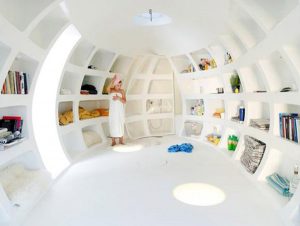 unusual house: egg-shaped mobile house