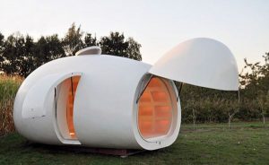unusual house: egg-shaped mobile house