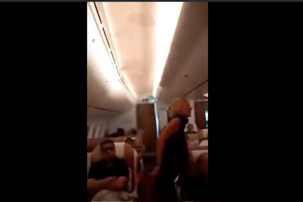 Irish Woman abuses Air India