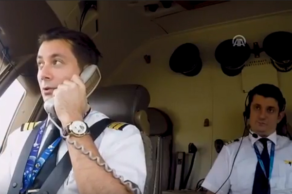 Turkish pilot's gesture for his teacher