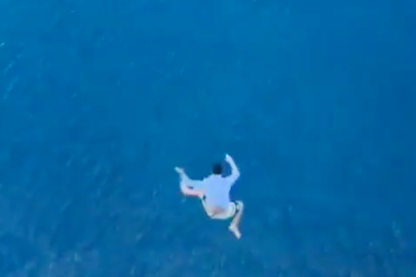 man jumps from cruise ship 