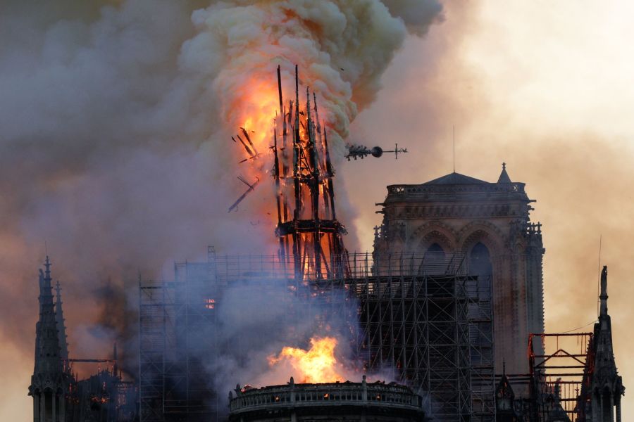 notre dam cathedral burning