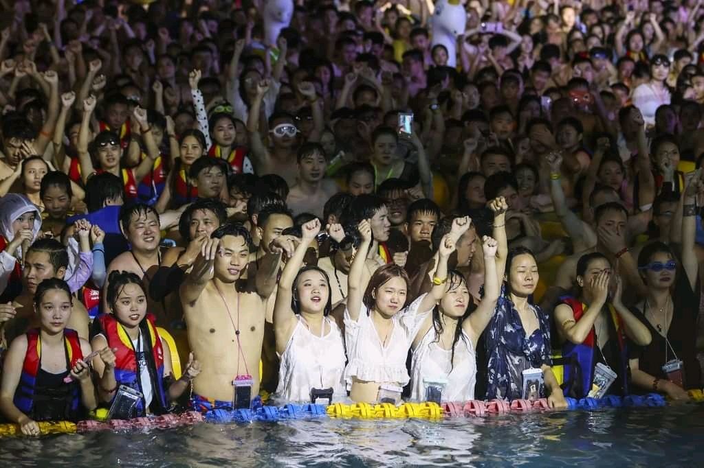 China Pool party