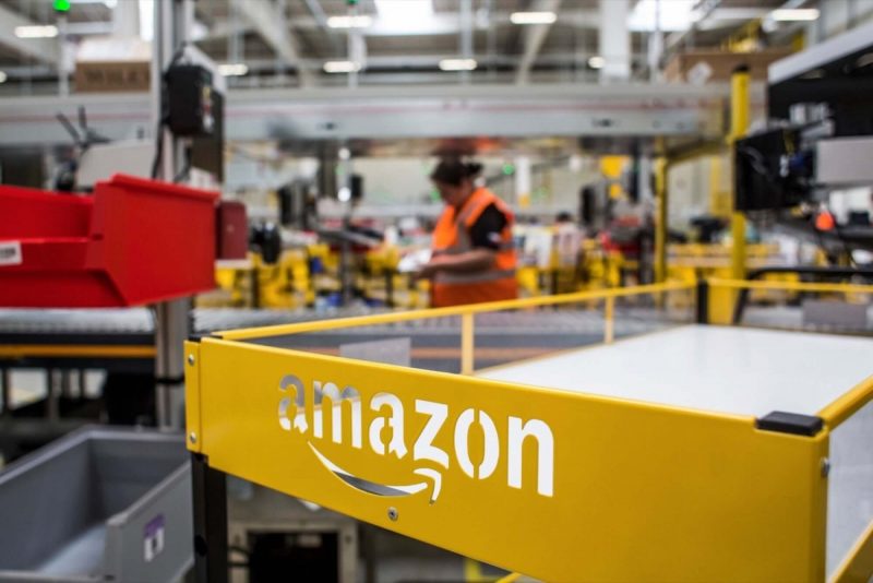 Amazon Paid employees to tweet