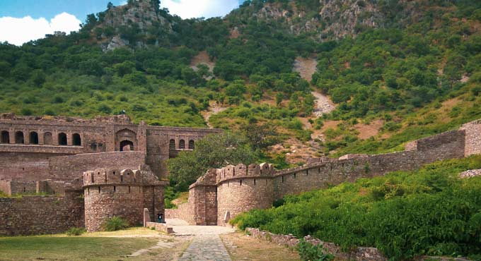 Haunted Places-Bhangarh Fort in Rajasthan