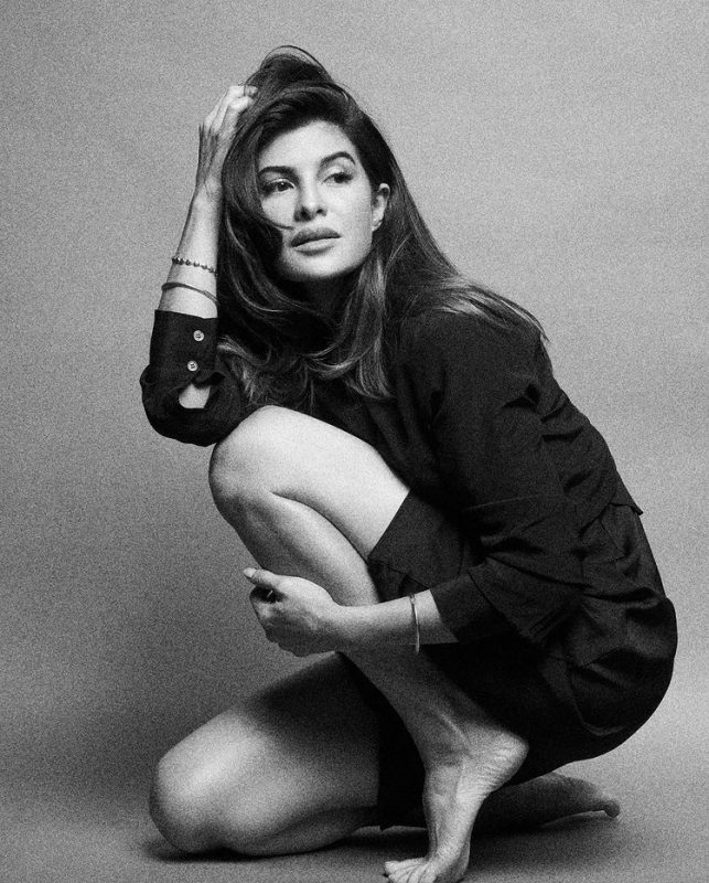 Jacqueline Fernandez in black and white