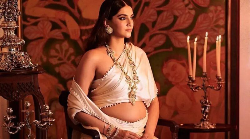 Sonam Kapoor Flaunts Her Baby Bump, See Her Latest Pics