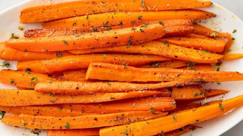 Honey-Glazed Carrots: Christmas Dinner Menu Ideas for a Flavourful Dining Table