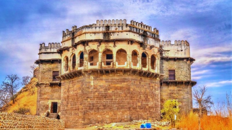 Daulatabad Fort: Conquering the Conical Hill