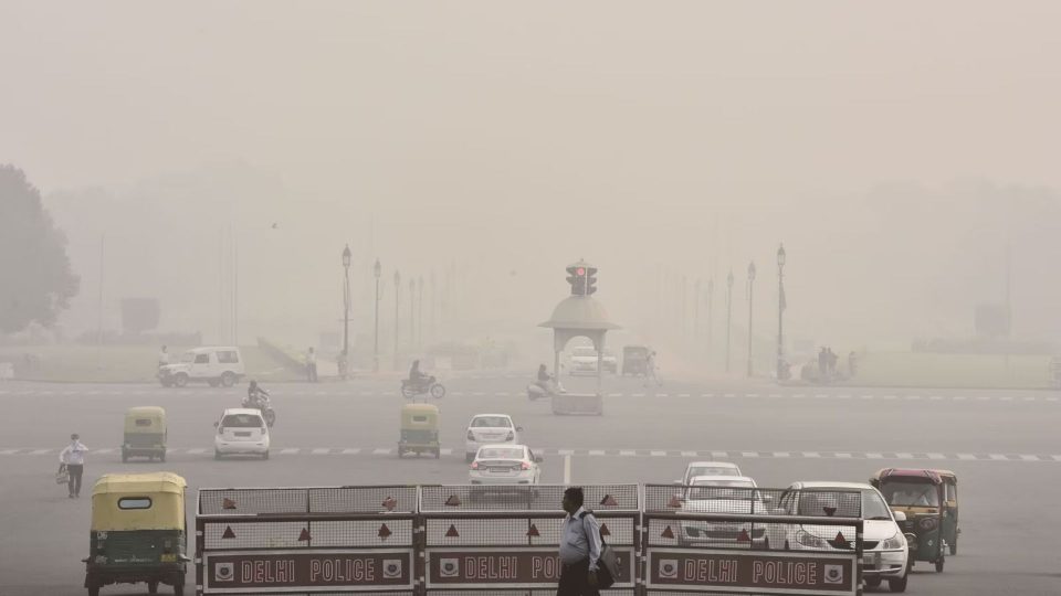 Delhi's Air Quality Hits 'Severe' Mark Once Again, Visibility Comes Down To Zero