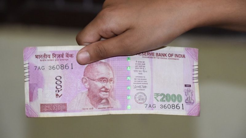 How Major Banks are Exchanging Your ₹2,000 Banknotes