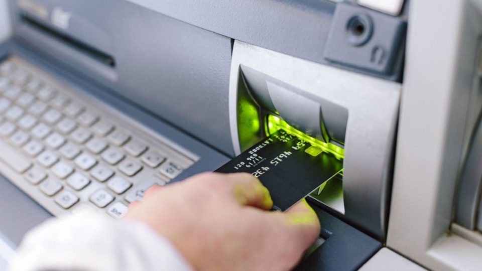 Methods to Withdraw Cash From ATM Without Debit Card