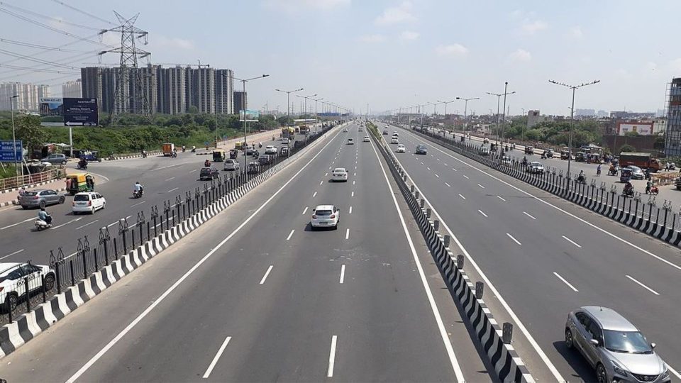 New Fast Road from Delhi to Dehradun Makes Travel Faster