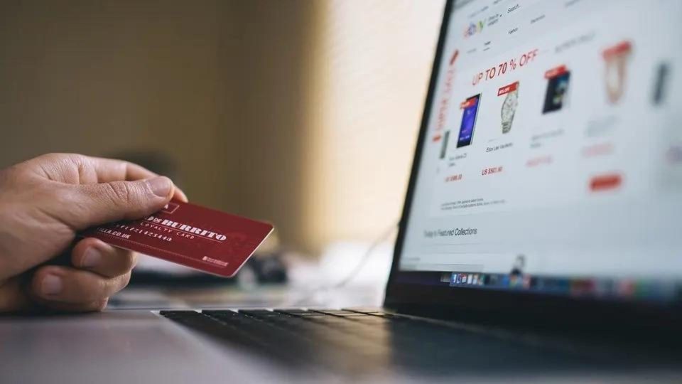 Should You Apply for a Credit Card or Buy Now Pay Later