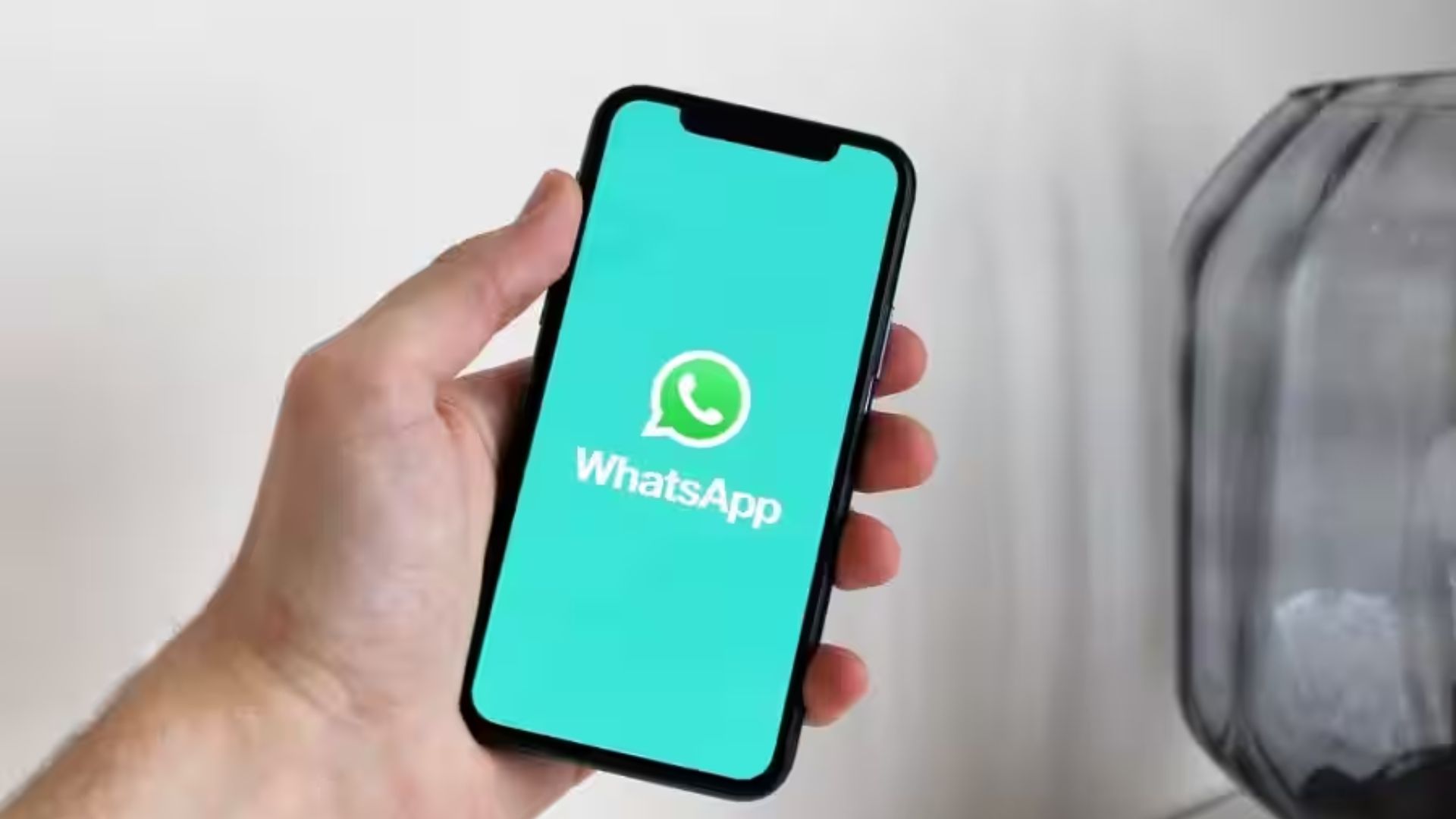 The New WhatsApp Feature Allows Selected Users To Restore Chats On Their New Phone