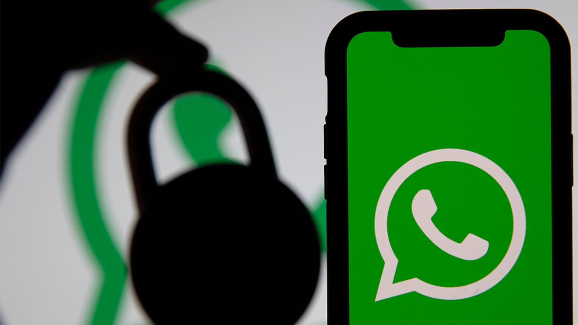 WhatsApp enhances security with a new 'chat lock' feature